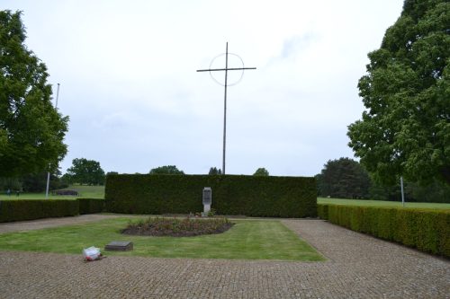 02_Lidice VI - hrob lidických mužů